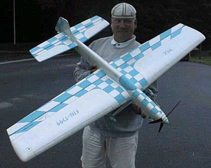Kerkko KEHRAVUO from Finland The original model with PA60(?)+pipe He is great F2B flyer from Finland but also good camera man!
